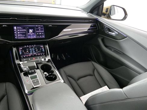 Used 2024 Audi Q8 Premium Plus AWD/4WD image 16