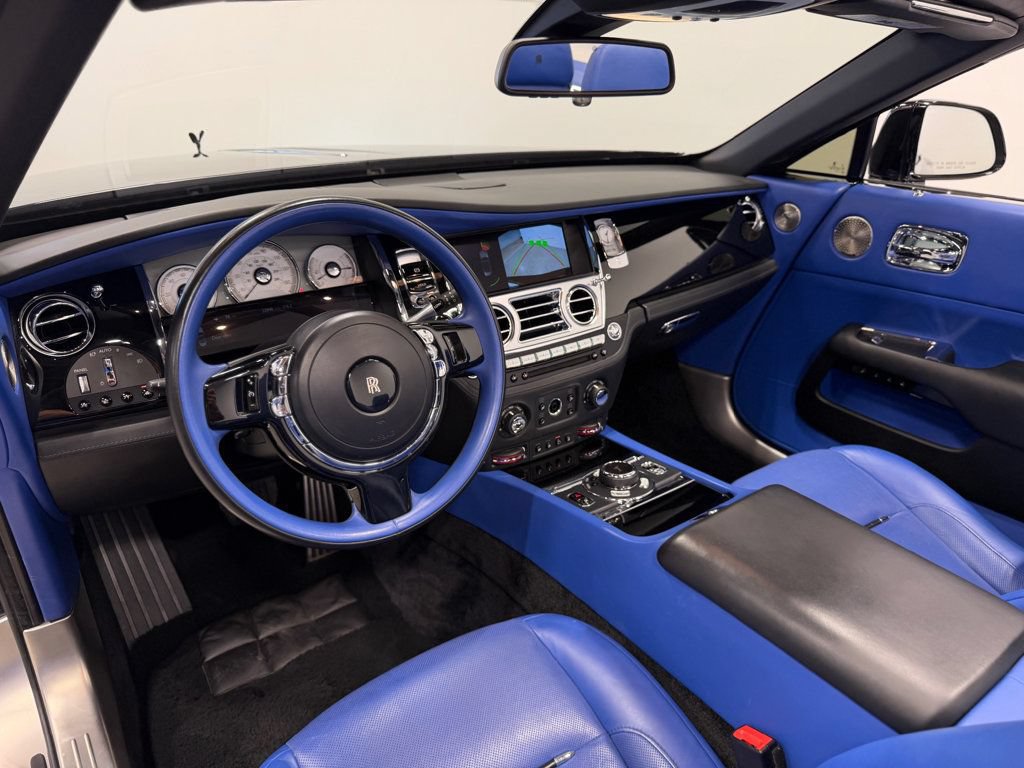 Used 2019 Rolls-Royce Dawn RWD image 36