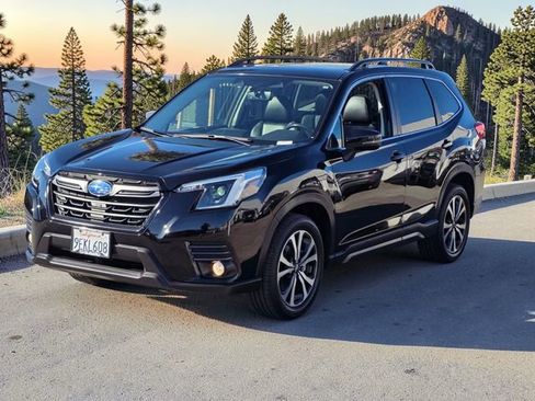 Used 2023 Subaru Forester Limited image 3