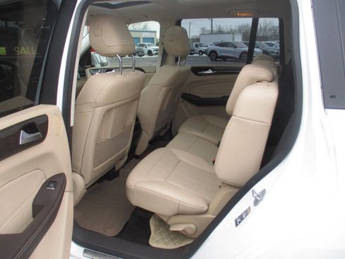 Used 2017 Mercedes-Benz GLS 450 4MATIC image 25