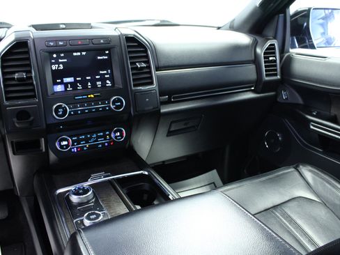 Used 2018 Ford Expedition Limited AWD/4WD image 20