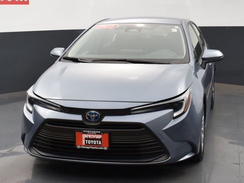 Used 2025 Toyota Corolla LE w/ LE Premium Package image 7