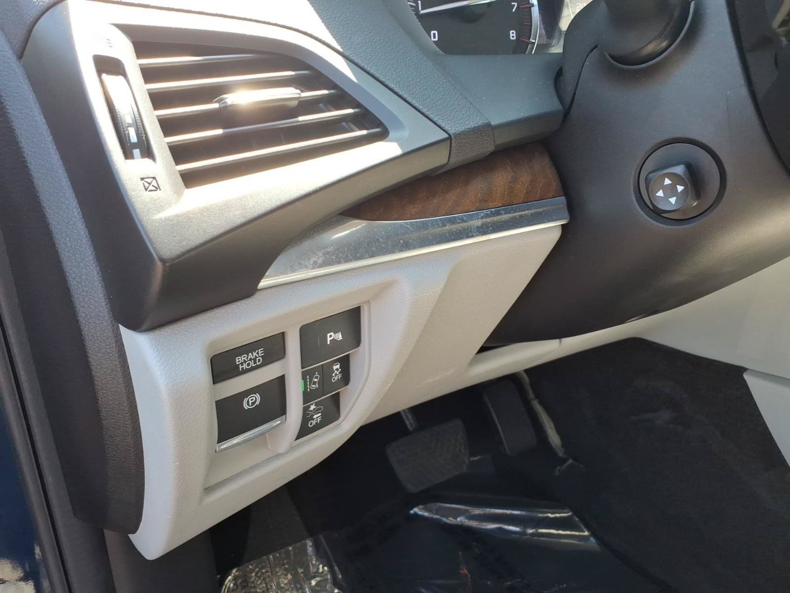 Used 2020 Acura MDX w/ Technology Package AWD/4WD image 24