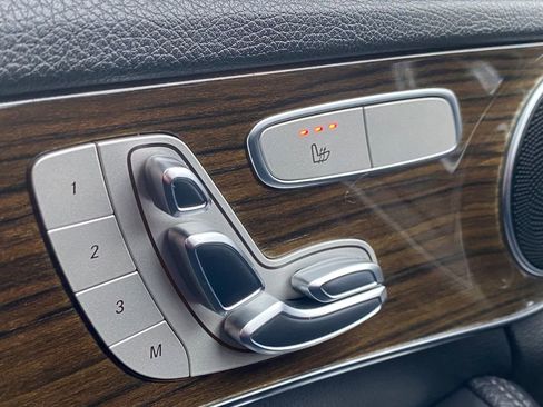 Used 2019 Mercedes-Benz C 300 Sedan image 14