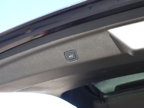 Used 2022 Chevrolet Tahoe Premier image 31