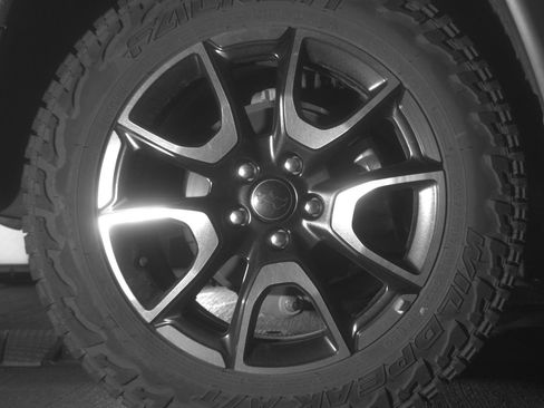 Used 2025 Jeep Compass Trailhawk AWD/4WD image 15