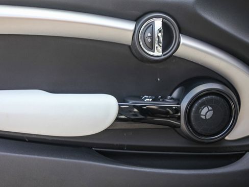 Used 2021 MINI Cooper SE w/ 6.5" Touchscreen Package image 20