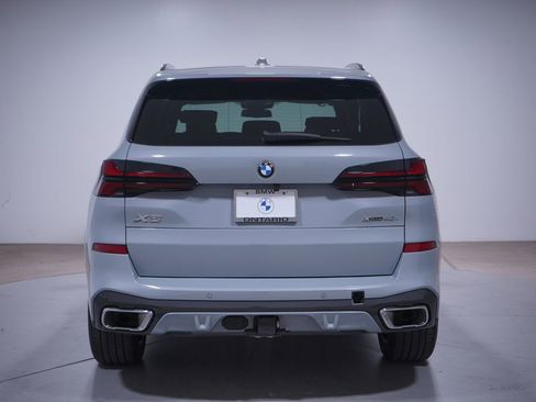 Used 2025 BMW X5 xDrive40i w/ M Sport Package image 5