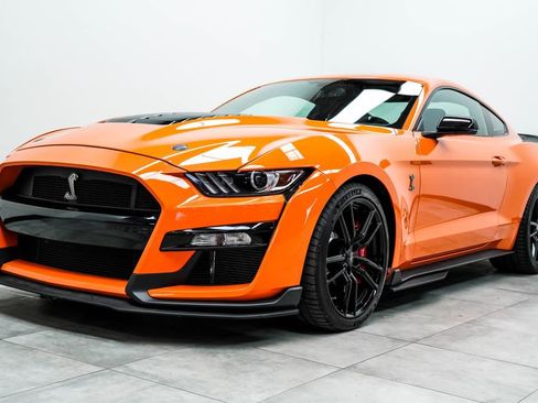 Used 2020 Ford Mustang Shelby GT500 w/ Technology Package RWD image 6