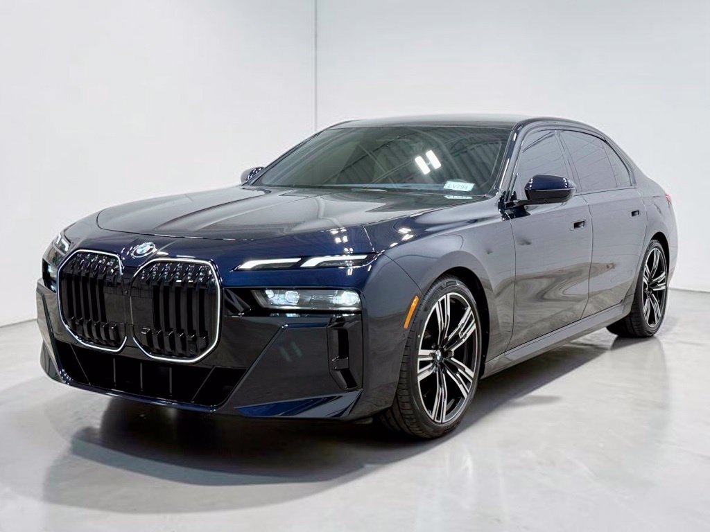Used 2025 BMW 760i xDrive AWD/4WD image 9