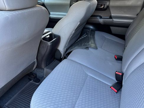 Used 2022 Toyota Tacoma SR AWD/4WD image 12