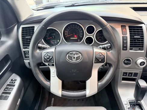 Used 2016 Toyota Sequoia SR5 w/ Premium Package AWD/4WD image 17