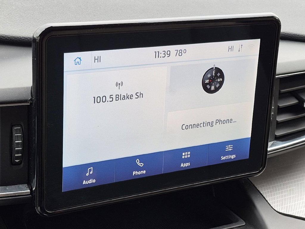 Used 2020 Ford Explorer XLT w/ Equipment Group 202A AWD/4WD image 18