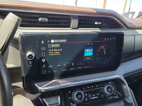 Used 2025 GMC Sierra 2500 Denali w/ Technology Package AWD/4WD image 21