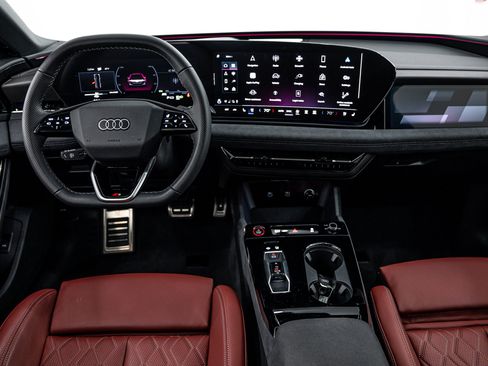 Used 2025 Audi S6 e-tron Prestige w/ 21" Black Optic Package image 10