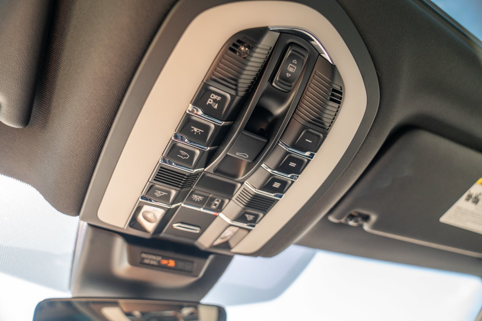 Certified 2026 Porsche Macan AWD/4WD image 21