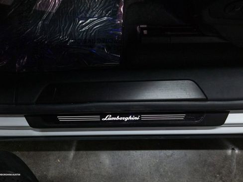 Used 2023 Lamborghini Urus Performante AWD/4WD image 23