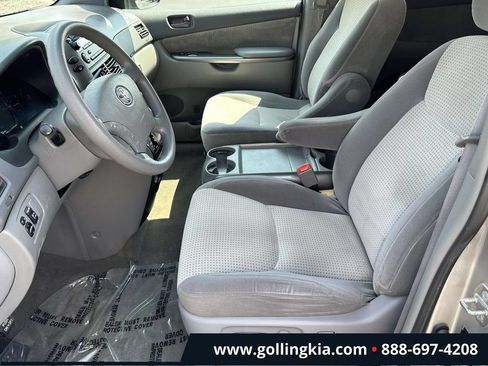 Used 2009 Toyota Sienna CE FWD image 16