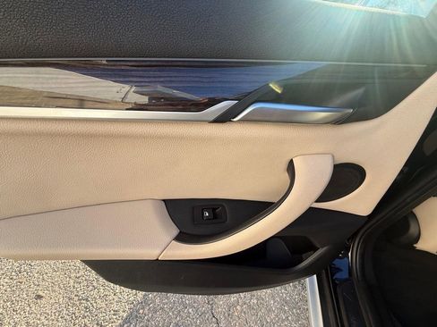 Used 2018 BMW X1 xDrive28i w/ Convenience Package image 16