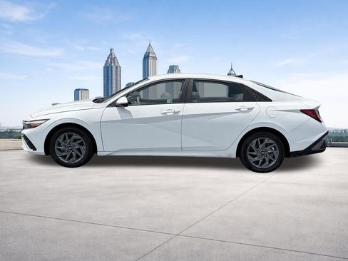 Used 2024 Hyundai Elantra SEL FWD image 20