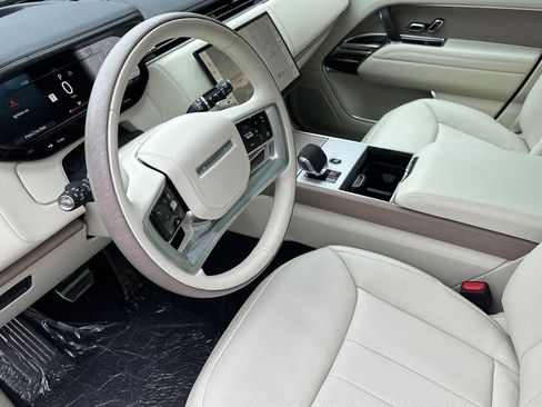 New 2025 Land Rover Range Rover Long Wheelbase SE AWD/4WD image 12