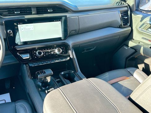 Used 2024 GMC Sierra 1500 AT4 w/ Technology Package image 24