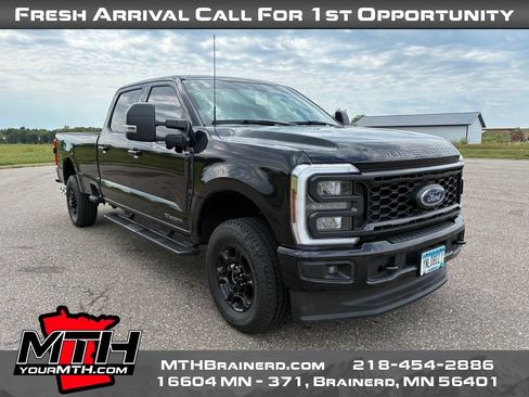 Used 2024 Ford F350 XLT w/ XLT Premium Package AWD/4WD image 2