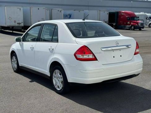 Used 2011 Nissan Versa 1.8 S image 5