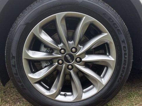 Used 2021 Lincoln Corsair FWD w/ Premium Package image 6