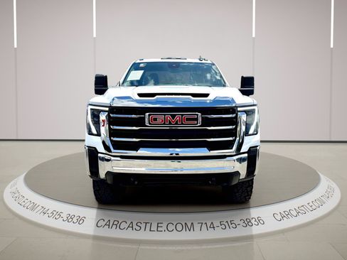 Used 2024 GMC Sierra 2500 Pro AWD/4WD image 8
