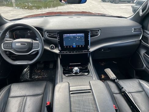 Used 2023 Jeep Wagoneer Series III w/ Preferred Equipment Group image 34