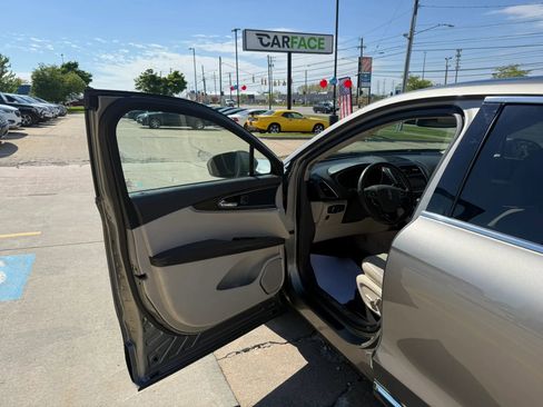 Used 2016 Lincoln MKX Reserve w/ Climate Package AWD/4WD image 19