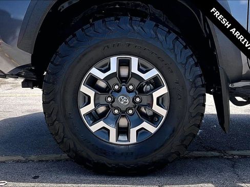Used 2020 Toyota Tacoma TRD Off-Road AWD/4WD image 34