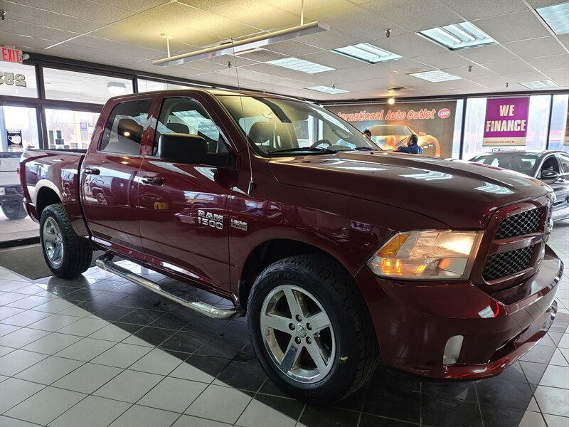 Used 2017 RAM 1500 Express AWD/4WD image 4
