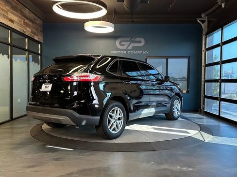 Used 2023 Ford Edge SEL AWD/4WD image 3