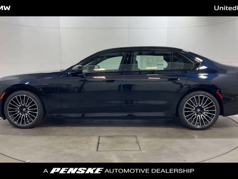 New 2026 BMW 750e xDrive w/ Premium Package image 5