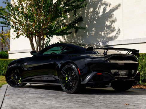 Used 2023 Aston Martin V8 Vantage Coupe image 37
