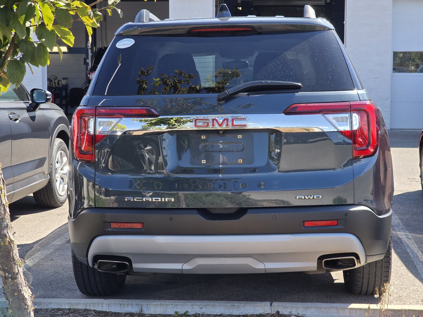 Used 2020 GMC Acadia SLT w/ Premium Package AWD/4WD image 7