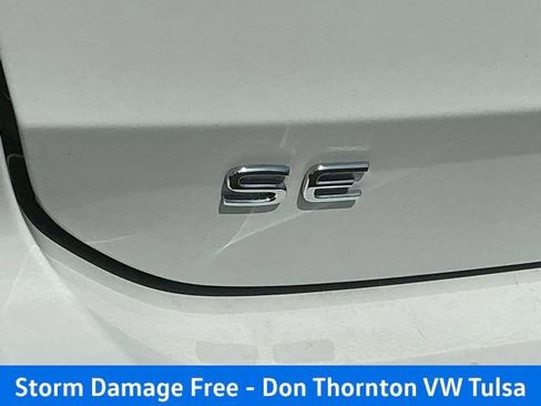 New 2026 Volkswagen Taos SE FWD image 9