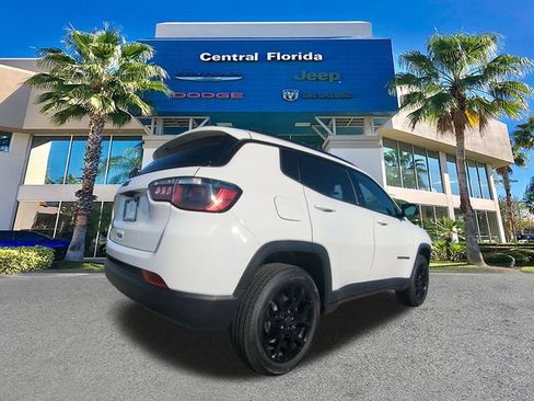 New 2026 Jeep Compass Latitude image 5