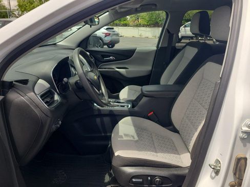 Used 2023 Chevrolet Equinox LS w/ LS Convenience Package FWD image 12