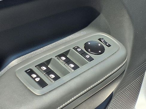 Used 2025 Hyundai Santa Fe SEL FWD image 28
