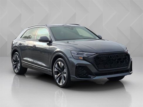 Certified 2024 Audi Q8 Prestige image 8