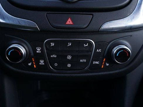 Used 2019 Chevrolet Equinox LT image 15