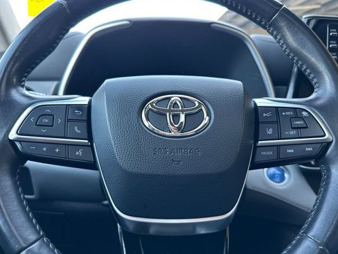 Certified 2021 Toyota Highlander XLE image 29