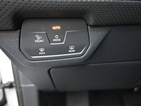 New 2026 Volkswagen Atlas SE image 21