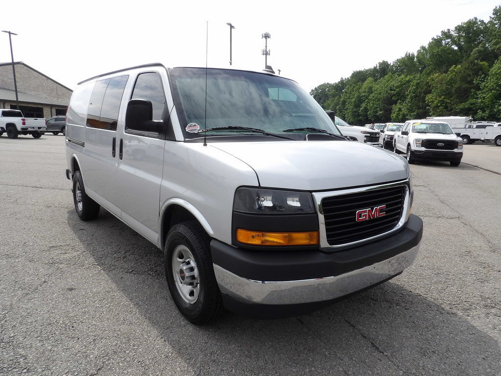 Used 2023 GMC Savana 2500 w/ Driver Convenience Package RWD image 11