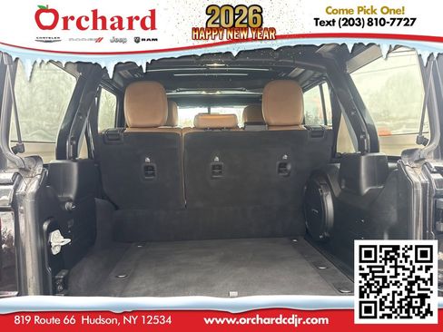 Used 2023 Jeep Wrangler Unlimited Sahara w/ Cold Weather Group image 14