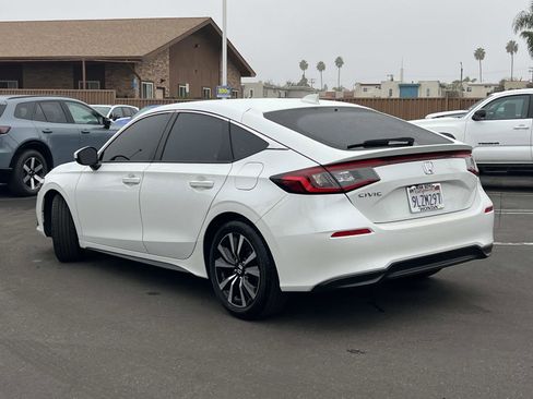 Certified 2024 Honda Civic EX-L image 3