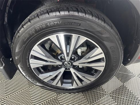 Used 2021 Nissan Rogue SV image 11